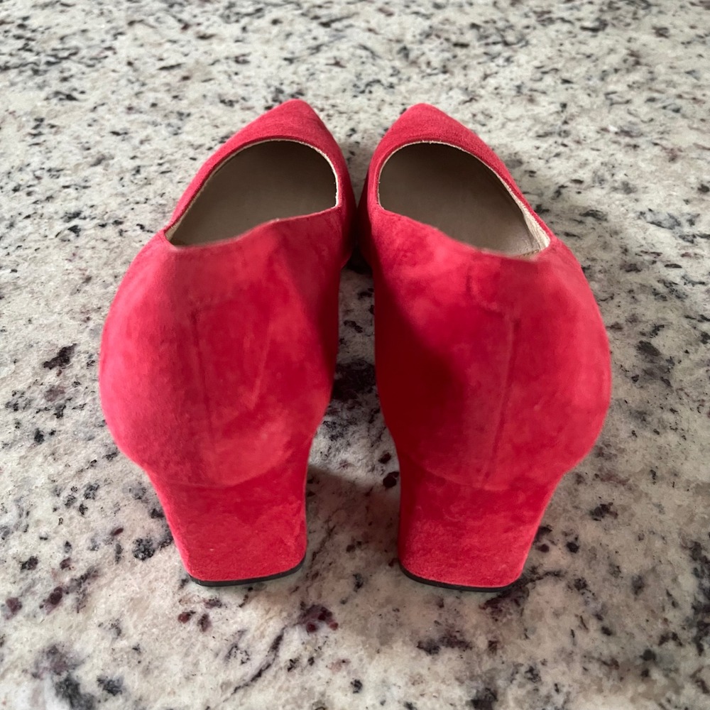 Vaneli Suede Pumps Womens 7.5 M Red Pointed Toe Block Heel Professional Classic - Picture 3 of 6
